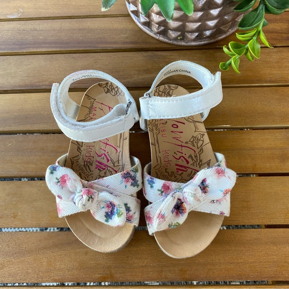 Blowfish Malibu Kids Ankle Strap Flat Sandal - Picture 2 of 10